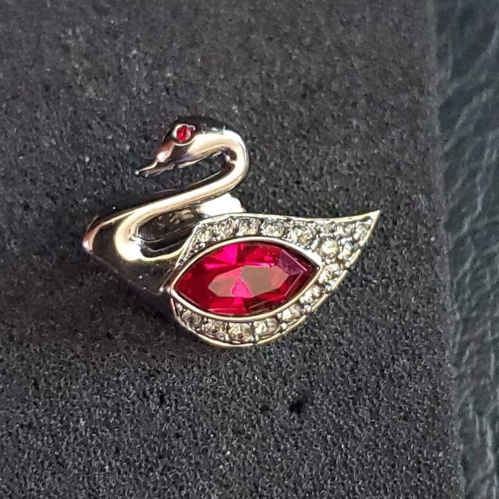 SWAROVSKI SCS 2003 Swan Tac Pin Red Crystal Clear Pave Gun Metal Event Gift